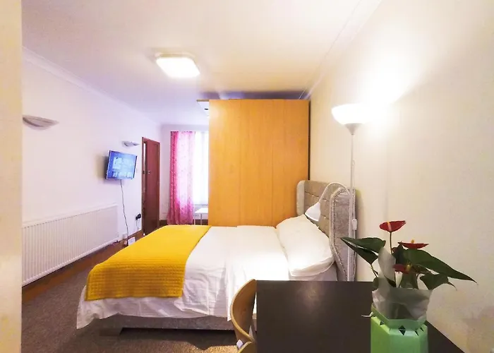 Flat 1 At 6 Taunton Mews